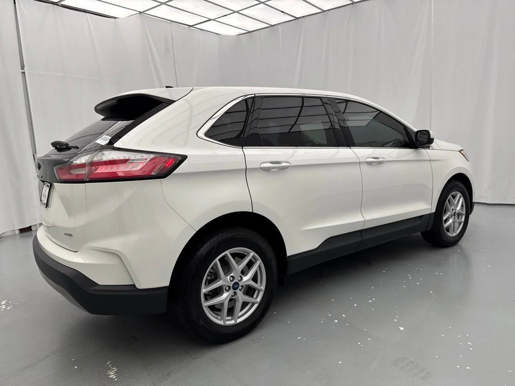 Used 2022 White Ford SEL image 14