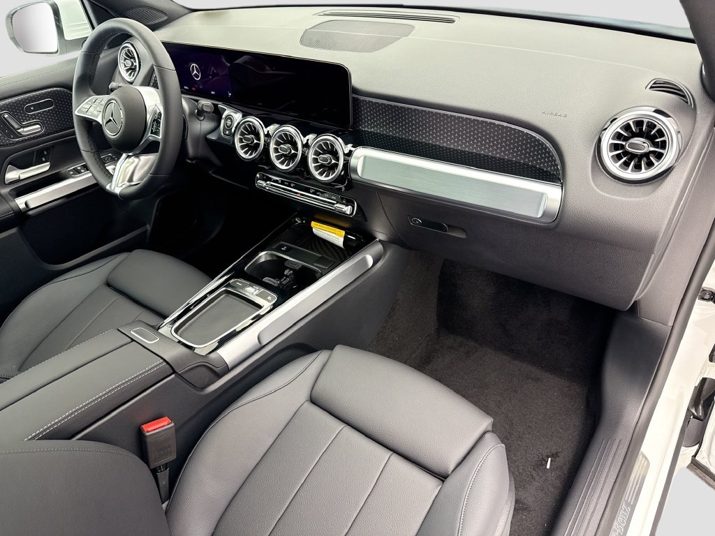 New 2026 Polar White Mercedes-Benz GLB 250 image 16
