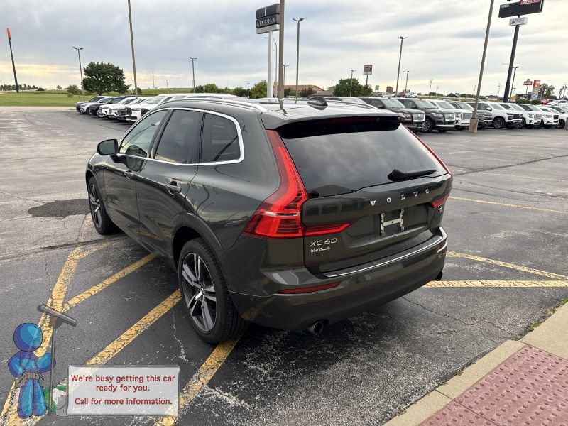 Used 2019 Gray Metallic Volvo T5 Momentum image 3