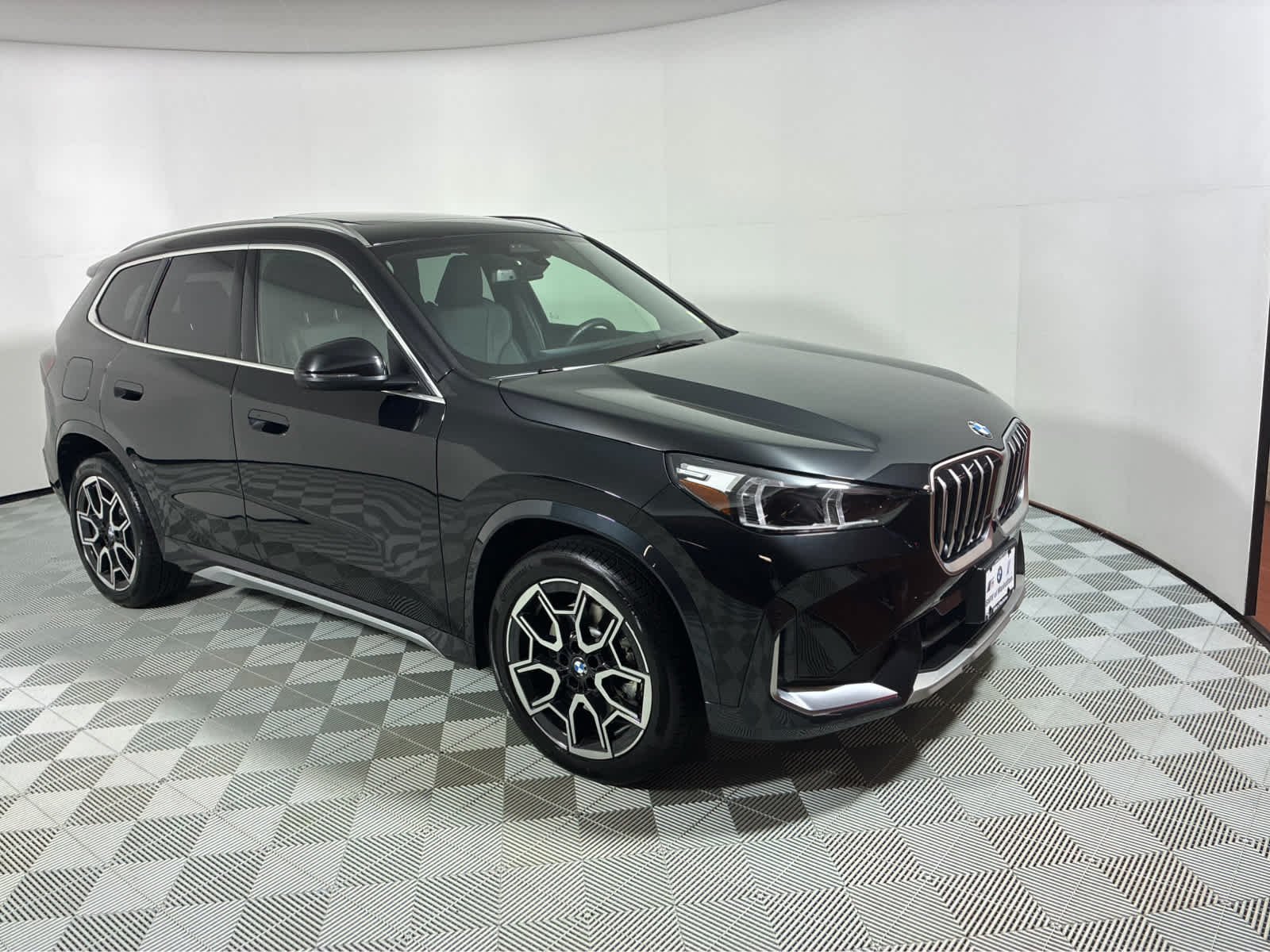 Used 2026 Black Sapphire Metallic BMW xDrive28i image 6