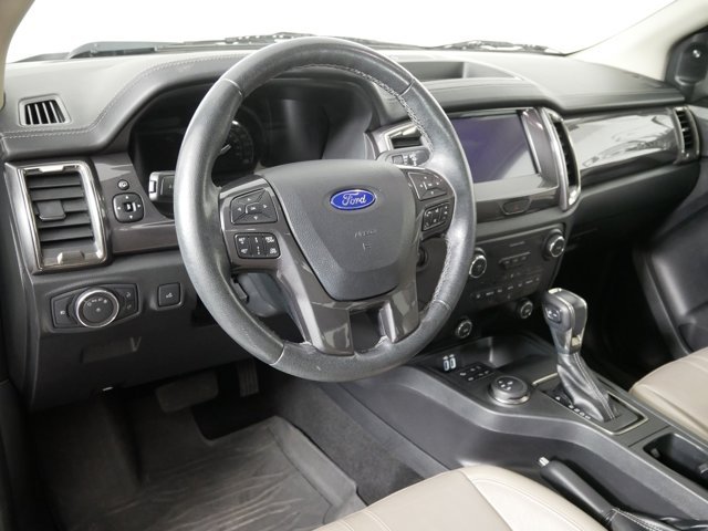 Used 2019 White Platinum Tri-Coat Ford Crew Cab LARIAT w/ FX4 Off-Road Pkg & Technology Pkg image 10