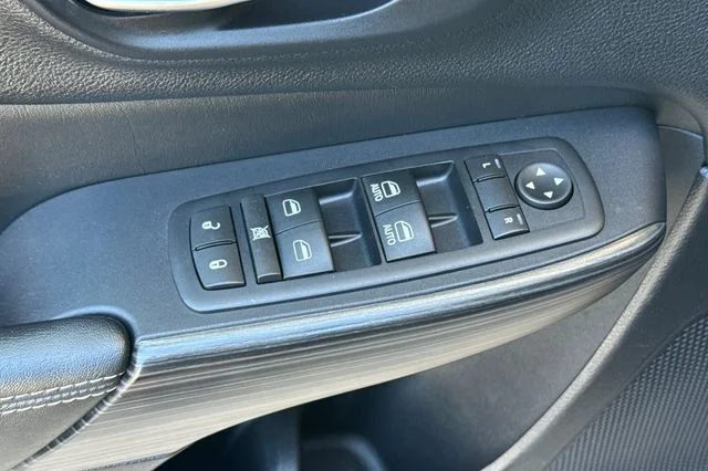 Used 2016 Gray Jeep High Altitude image 12