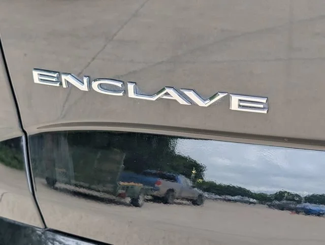 Used 2024 Ebony Twilight Metallic Buick Avenir image 38