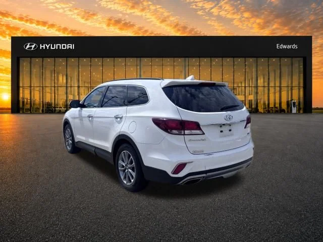 Used 2018 White Hyundai SE image 8