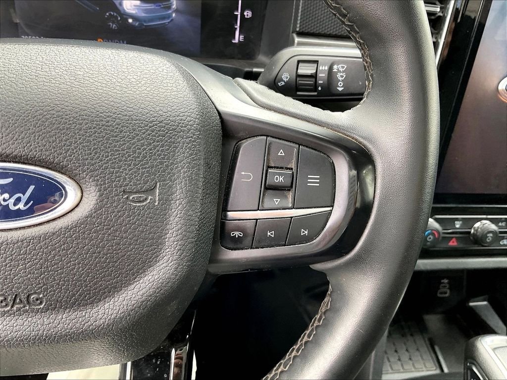 Used 2025 Oxford White Ford XLT image 23