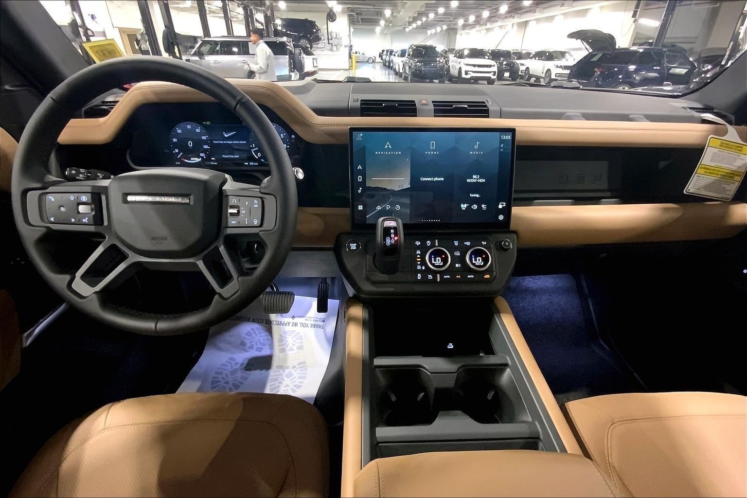 New 2026 Santorini Black LAND ROVER S image 5