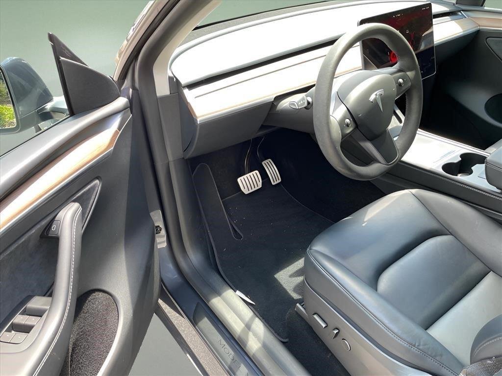 Used 2023  TESLA  image 12