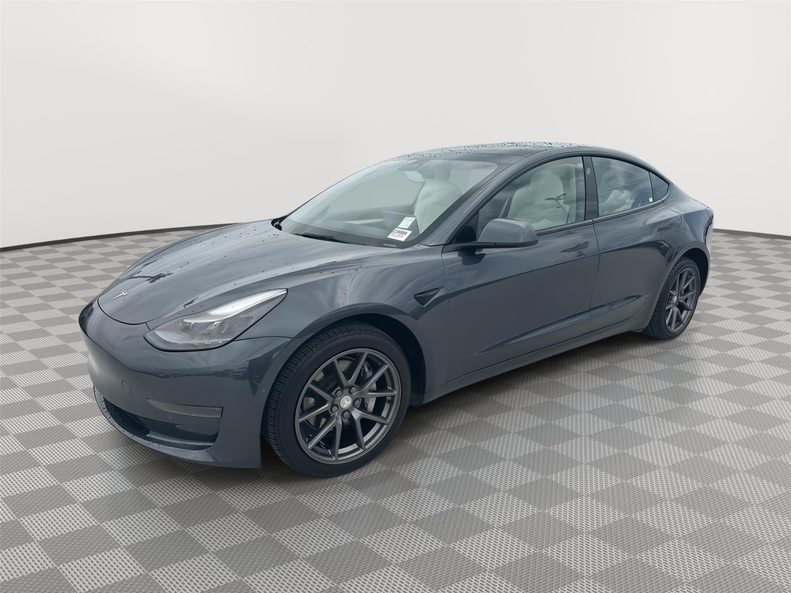 2022 Tesla Model 3 Standard Range Plus's photo
