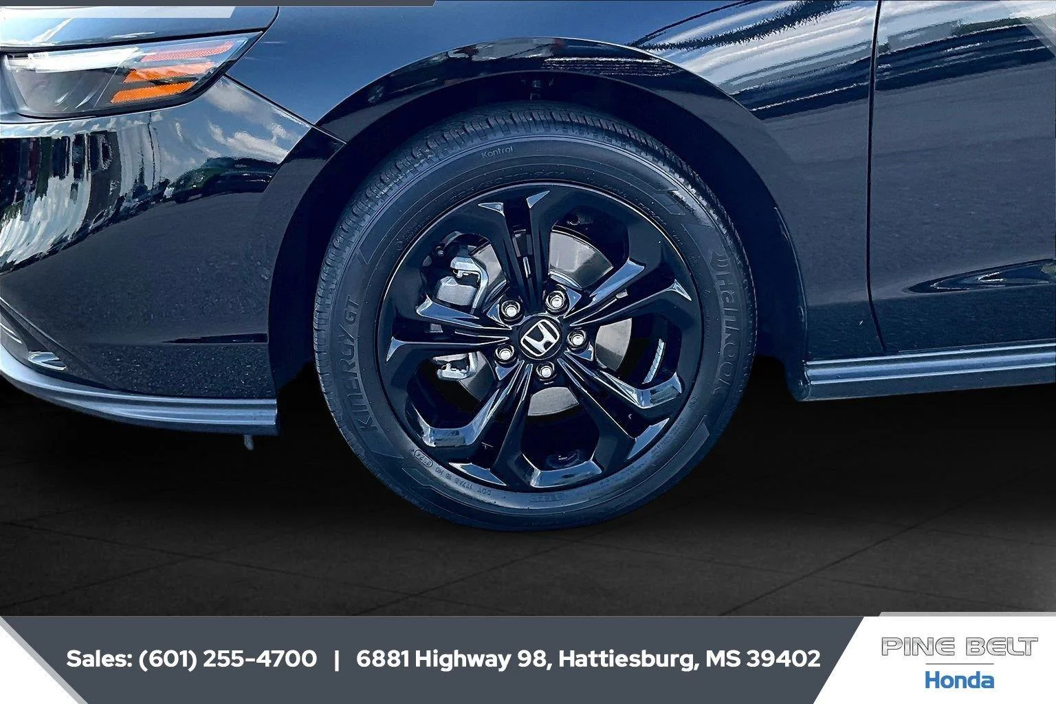 Used 2025 Crystal Black Pearl honda SE CVT image 7