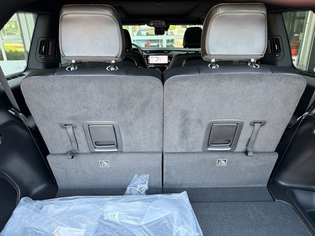 New 2026 Silver Zynith Exterior Paint Jeep Limited image 42