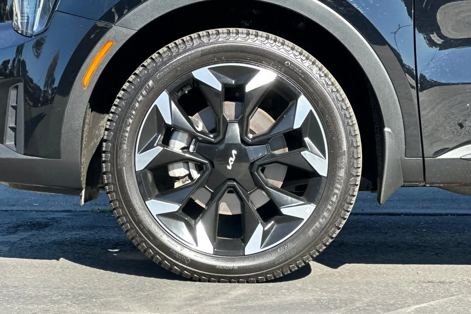 Certified Used 2025 Black Kia EX image 27