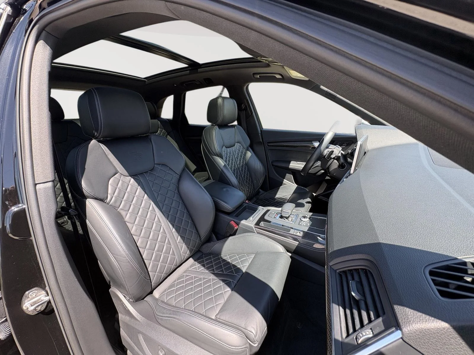 Used 2018 Mythos Black Metallic Audi Prestige image 24