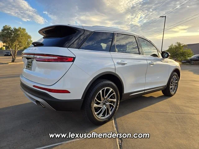 Used 2021 White Lincoln Standard image 6