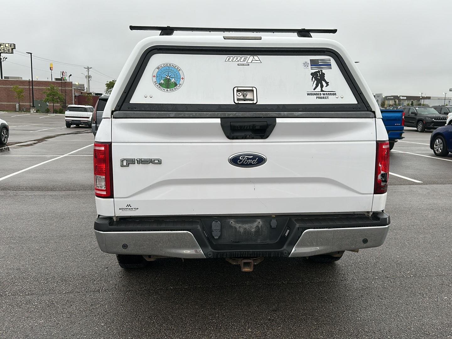 Used 2017 Oxford White Ford XLT image 4
