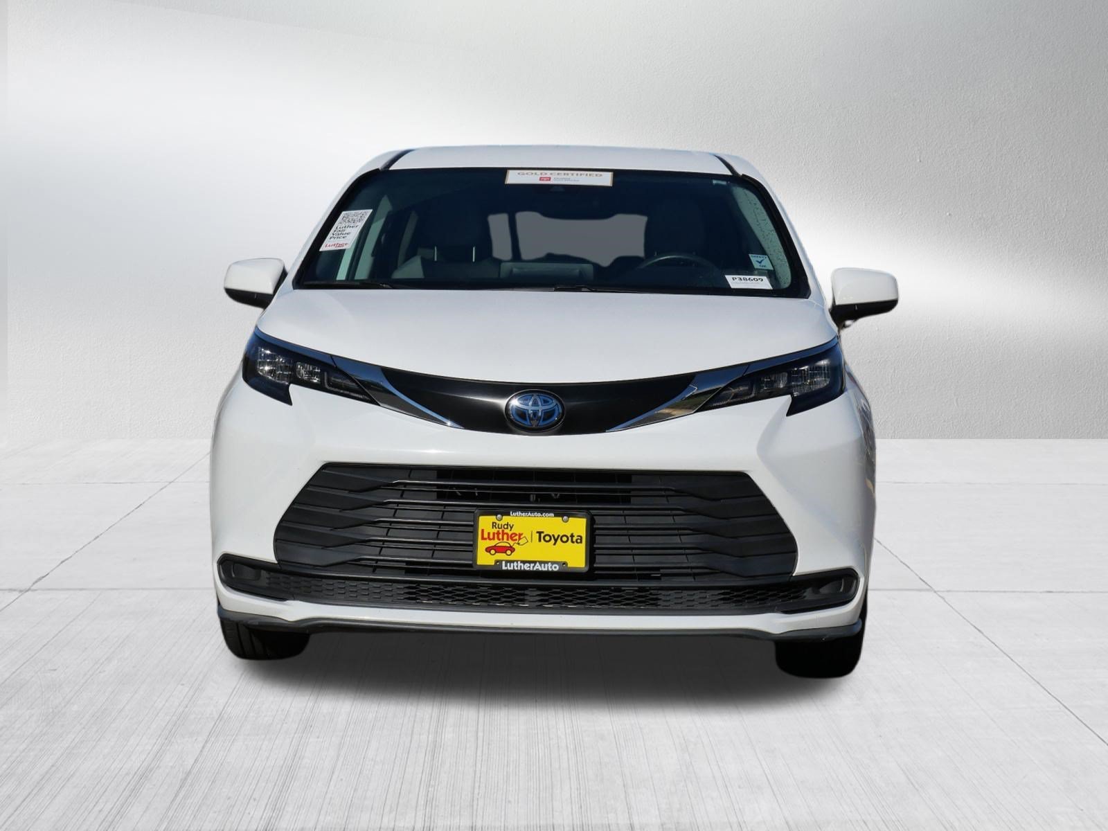 Certified 2024 Toyota Sienna LE with VIN 5TDKSKFC7RS136832 for sale in Golden Valley, Minnesota