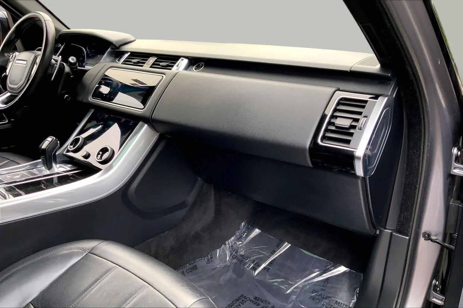 Used 2021 Eiger Grey Metallic Land Rover HSE Silver Edition image 18