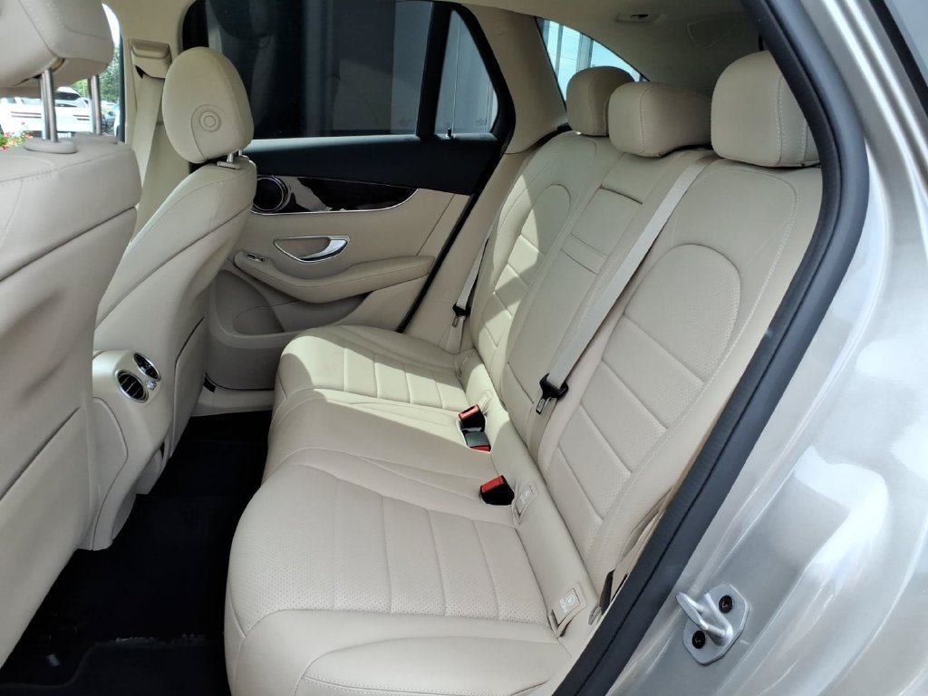 Used 2022 Mojave Silver Metallic Mercedes-Benz GLC 300 image 29