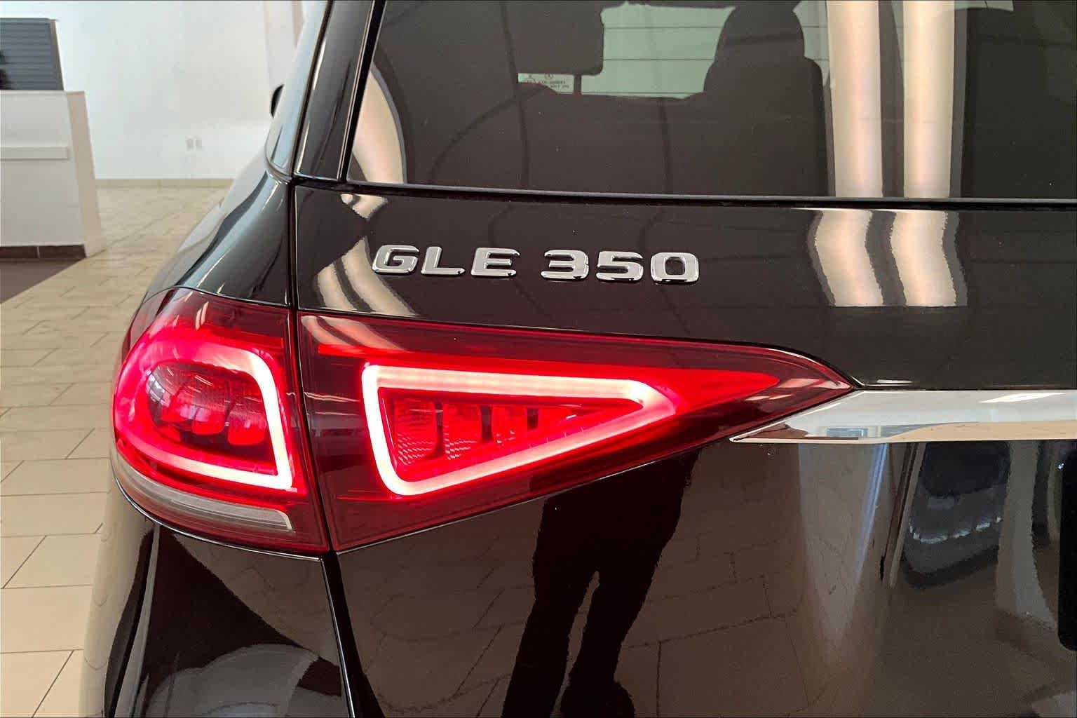 Used 2022 Obsidian Black Metallic Mercedes-Benz GLE 350 image 27