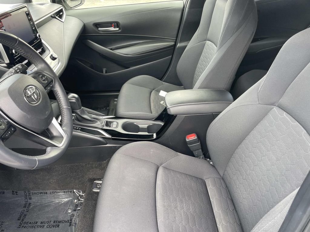 Used 2020 White Toyota SE image 20