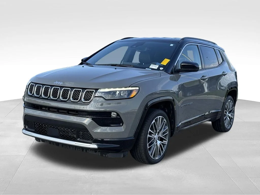 Used 2023 Gray Jeep Limited image 1