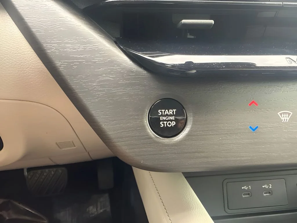Used 2026 Black Nissan Platinum image 21