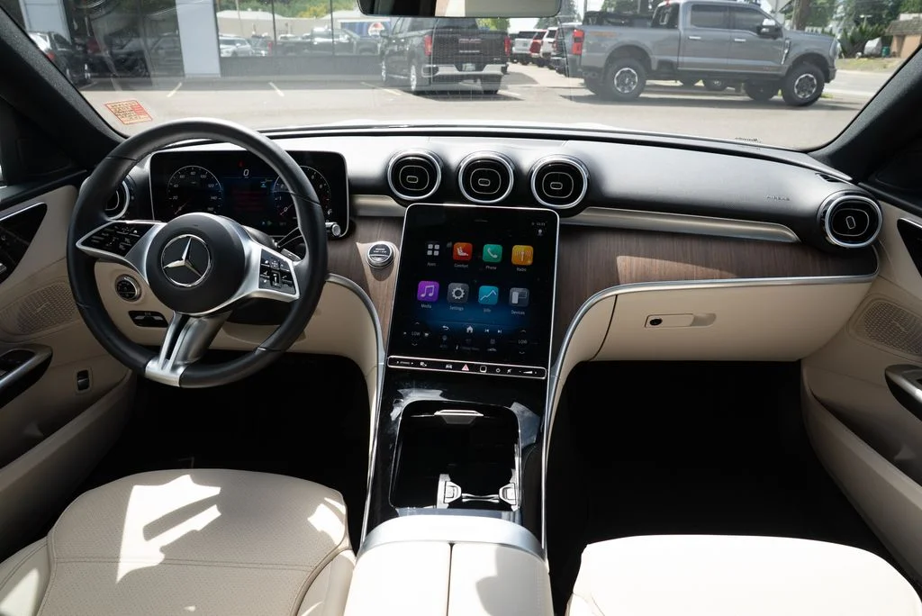 Used 2025  Mercedes-Benz C 300 image 8