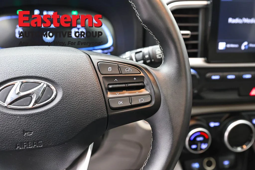 Used 2025 Red Hyundai SEL image 15