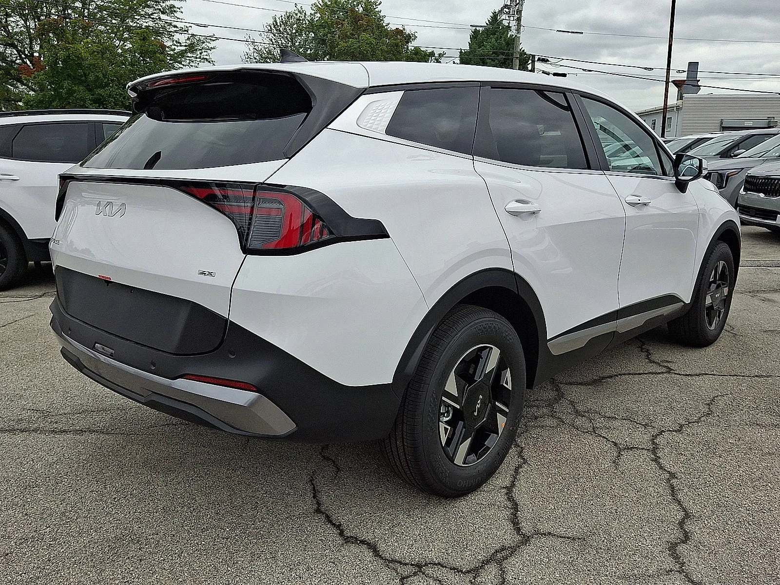 New 2027 White Kia LX image 7