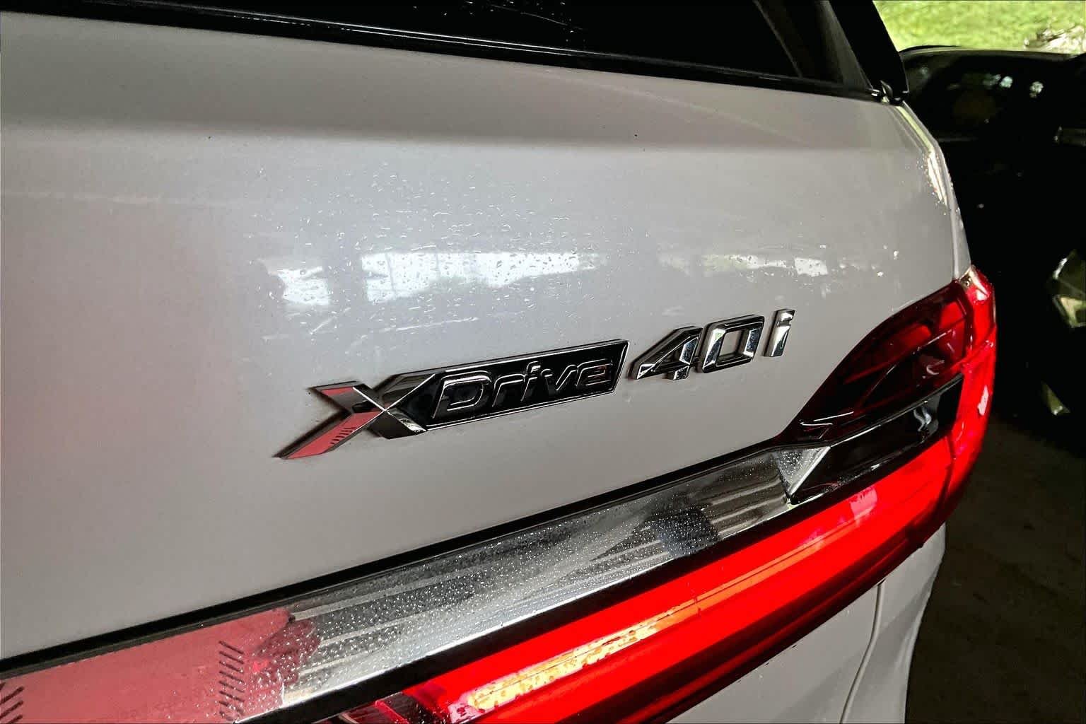 Used 2020 Mineral White Metallic BMW xDrive40i image 9
