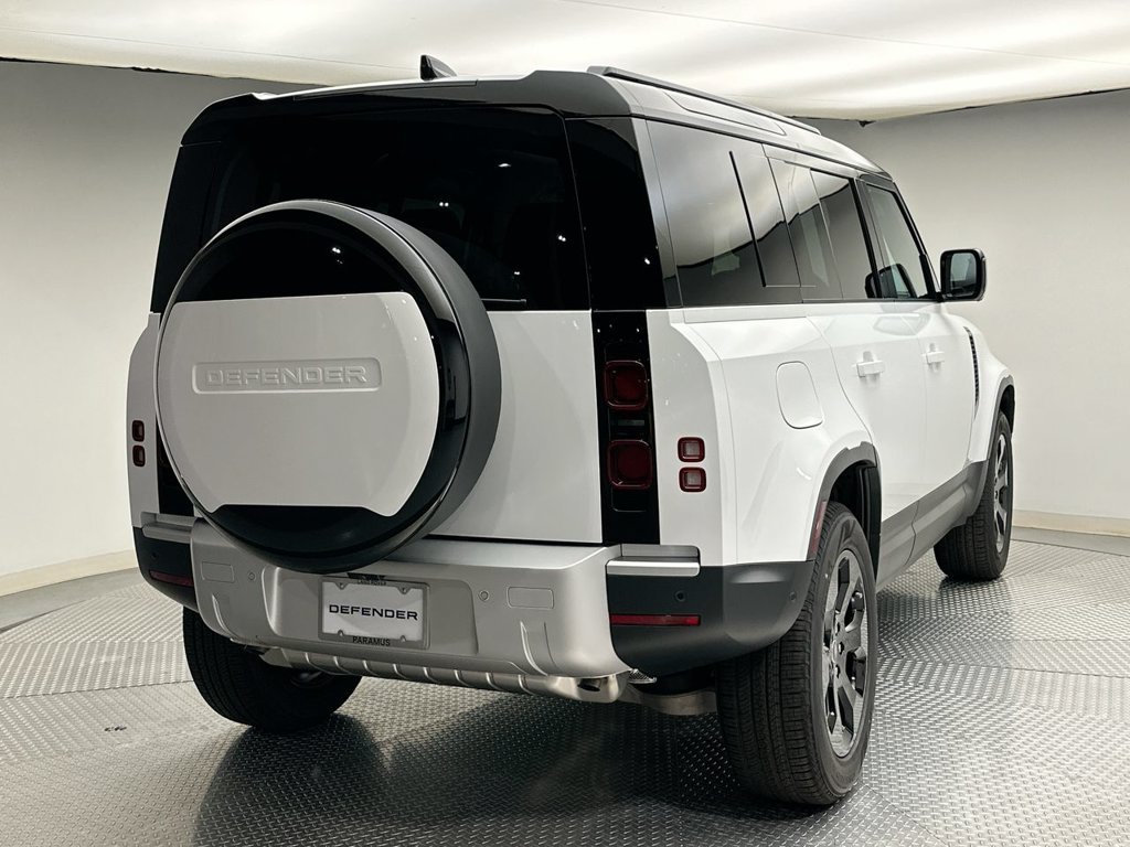 Used 2025 Fuji White Land Rover S image 3