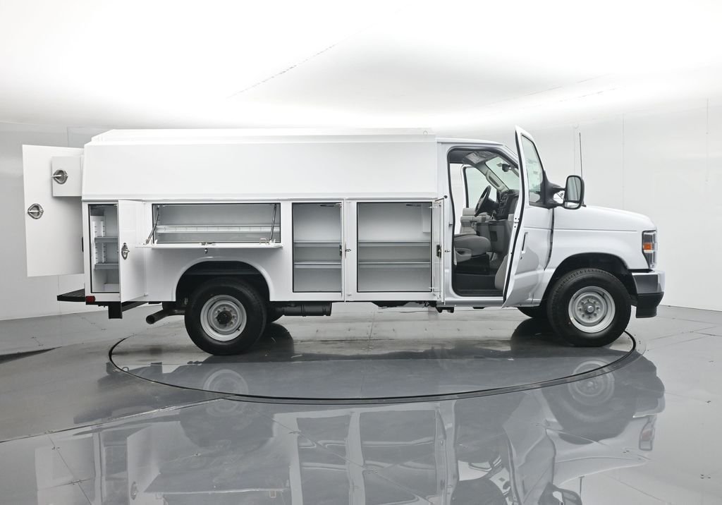 New 2026 Oxford White Ford Base image 34