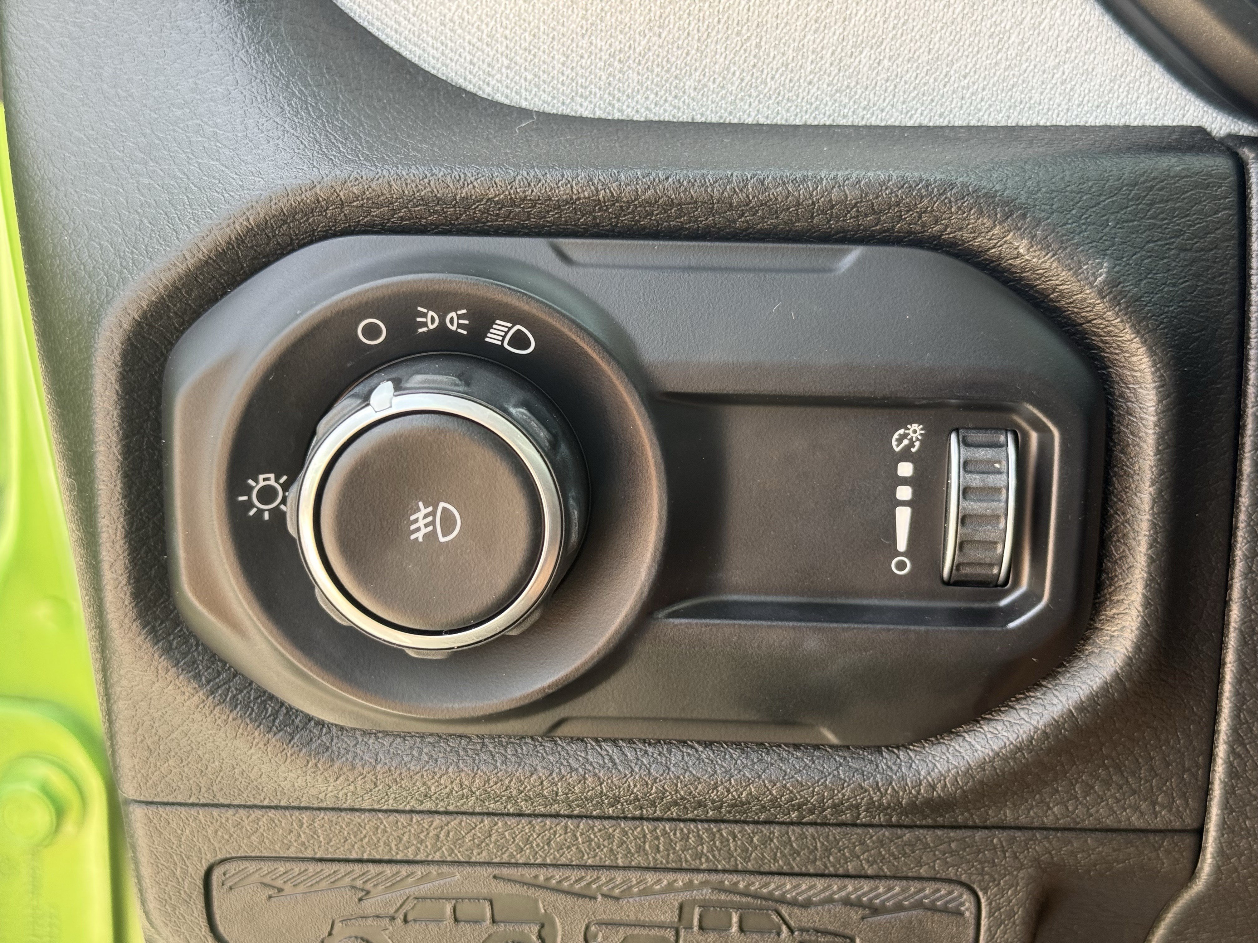 Used 2025 Mojito Clearcoat Jeep Sport image 25