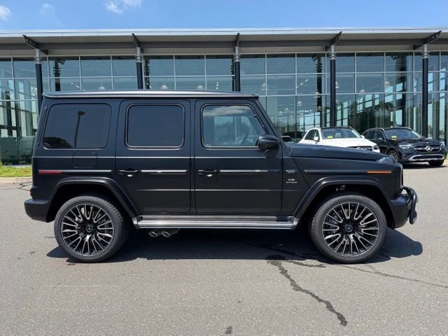 New 2027 MANUFAKTUR Night Black Magno Mercedes-Benz AMG® G 63 SUV image 8