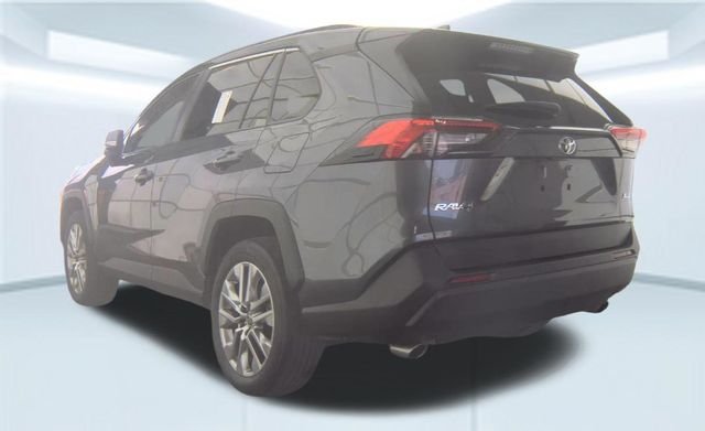 Used 2023 Gray Toyota XLE Premium image 10