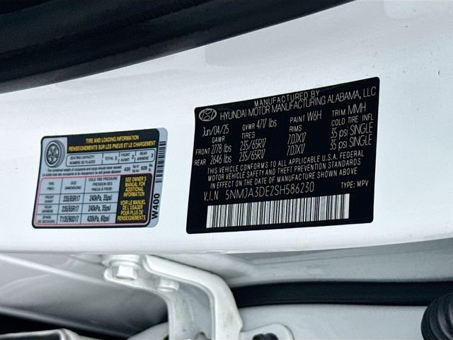 Used 2025 White Hyundai SE image 30