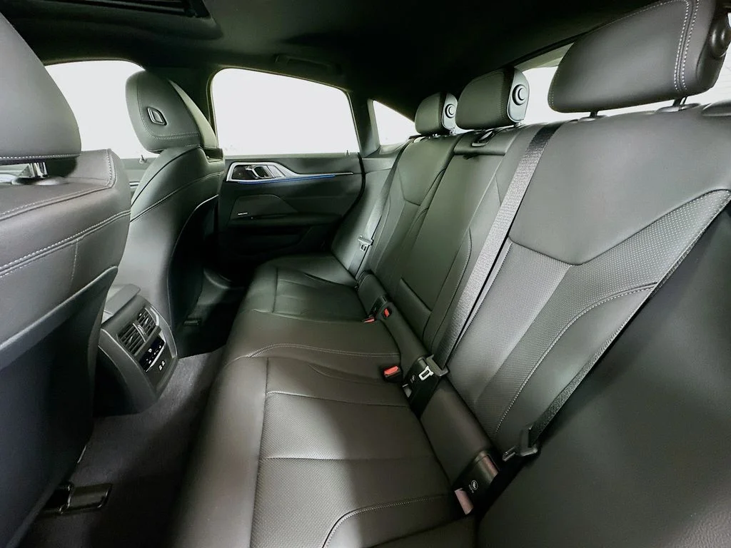 New 2026 Gray Metallic BMW xDrive40 image 25