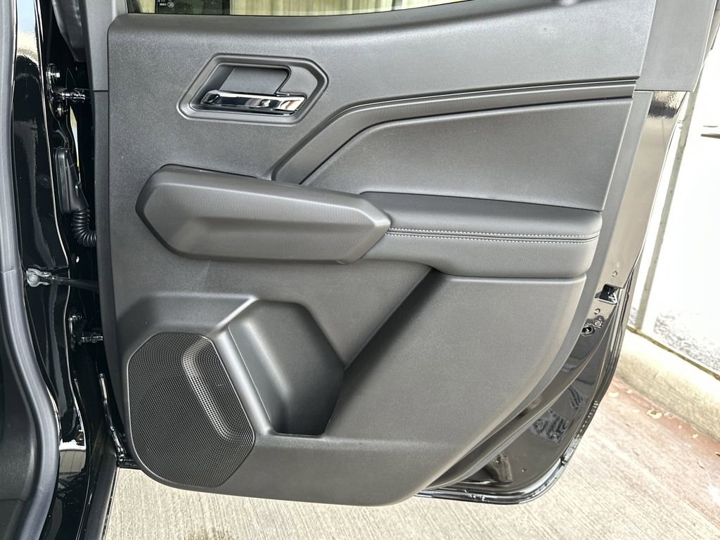 New 2026 Onyx Black GMC Elevation image 30