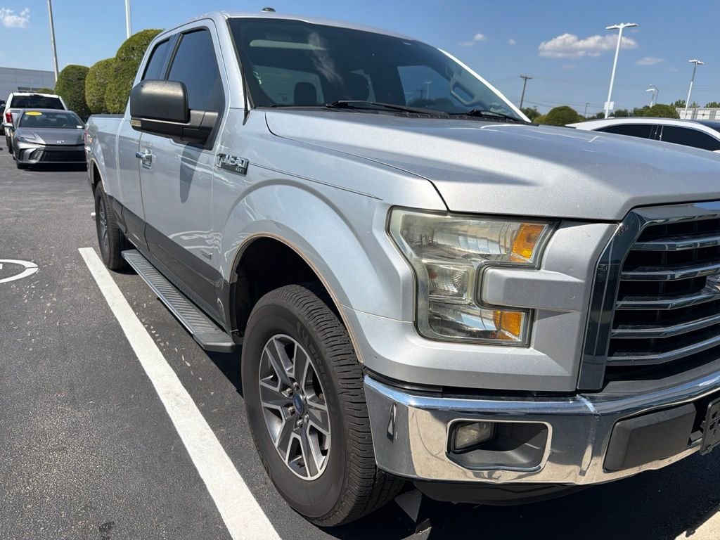 Used 2016 Magnetic Metallic Ford XLT image 3