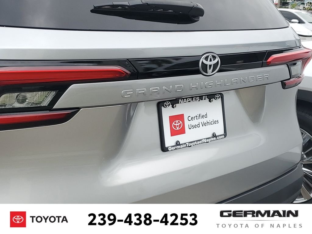 Used 2024 Silver Toyota XLE image 17