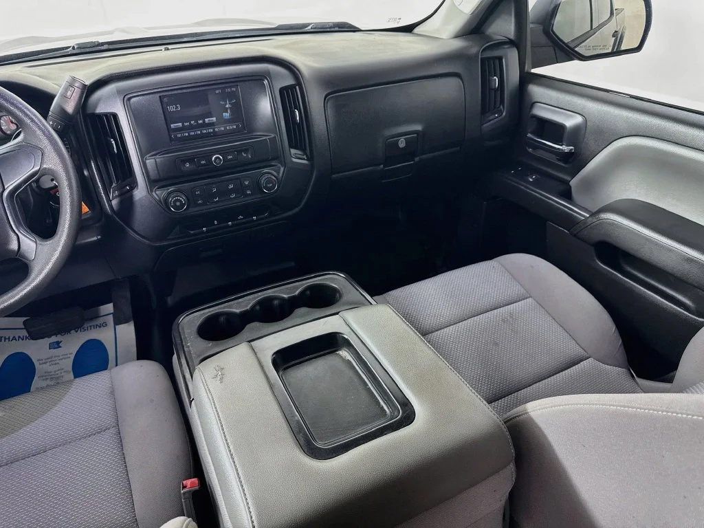 Used 2018 Black Chevrolet Custom image 26
