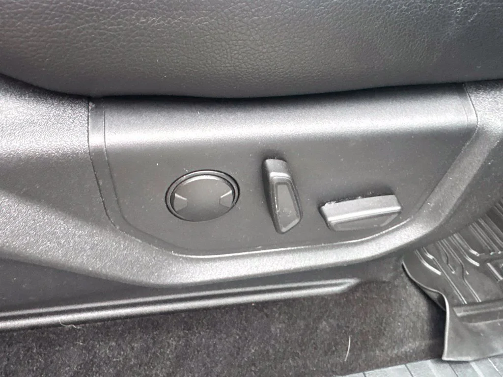 Certified Used 2020 Magnetic Metallic Ford Lariat image 39