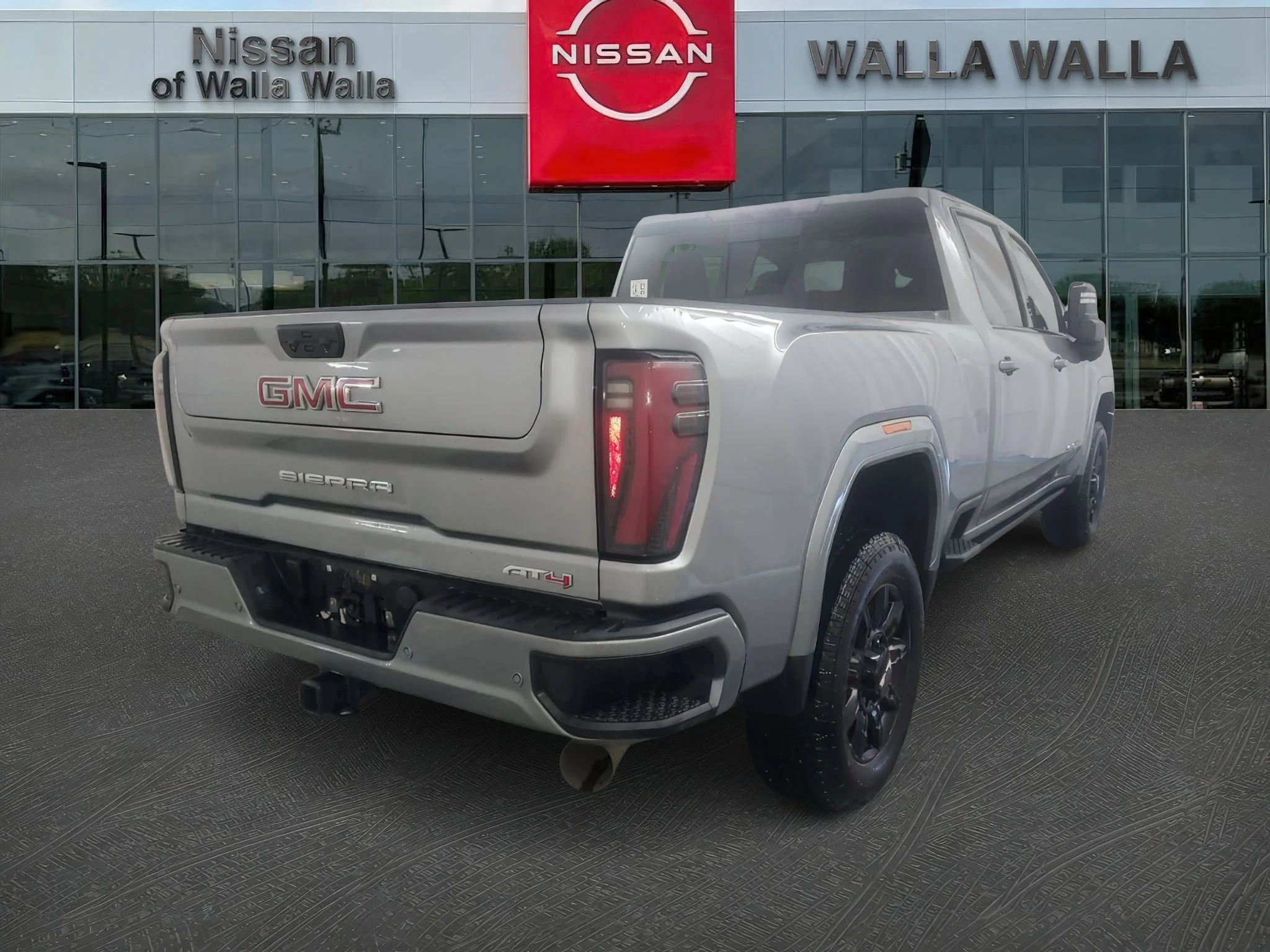 Used 2025 Sterling Metallic GMC AT4 image 4