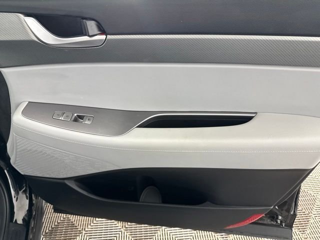 Certified Used 2025 Black Hyundai SE image 24
