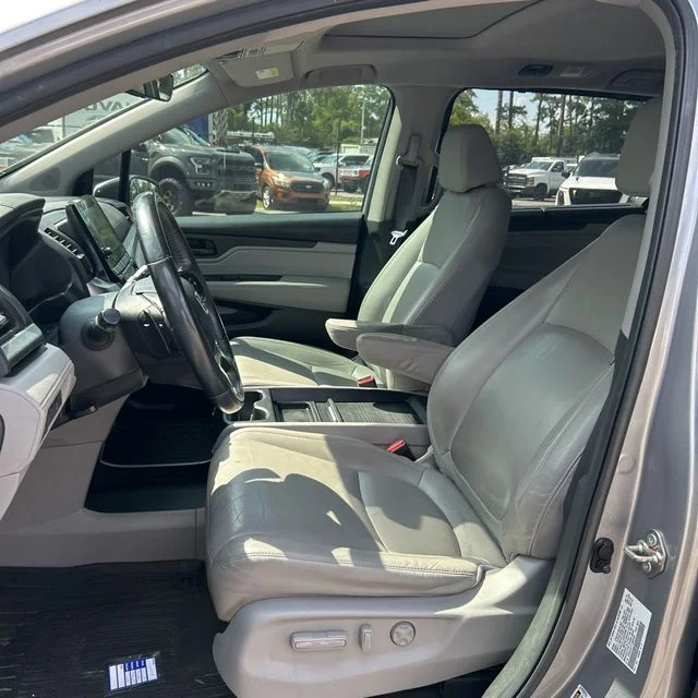 Used 2020 Lunar Silver Metallic Honda EX-L image 15