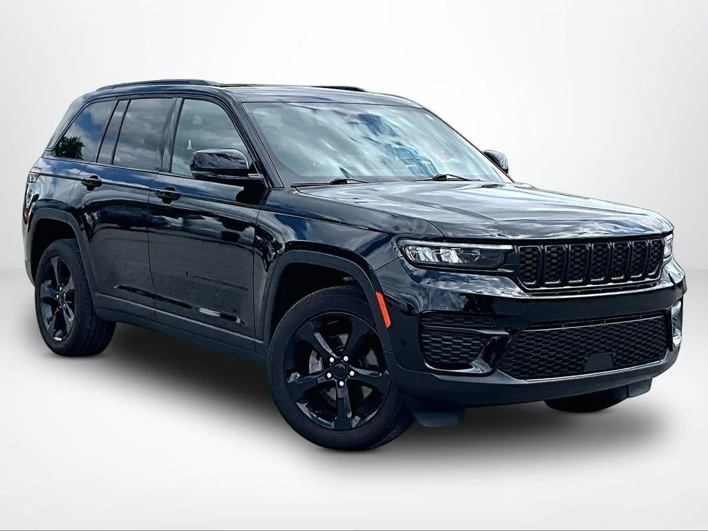 Used 2023 Black Jeep Altitude X image 13