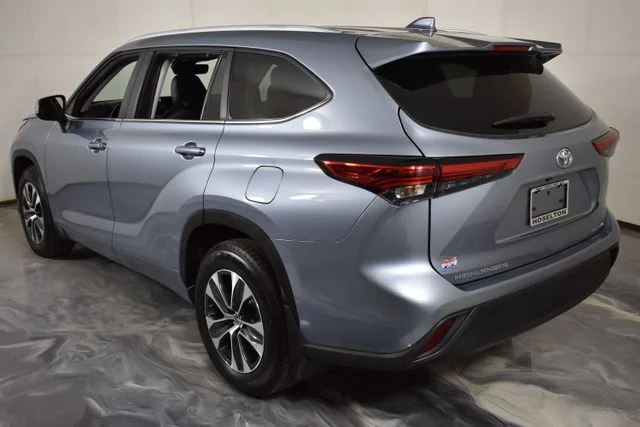 2023 Toyota Highlander XLE - Photo 7