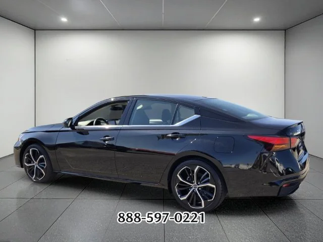 Used 2025 Super Black NISSAN 2.5 SR image 3