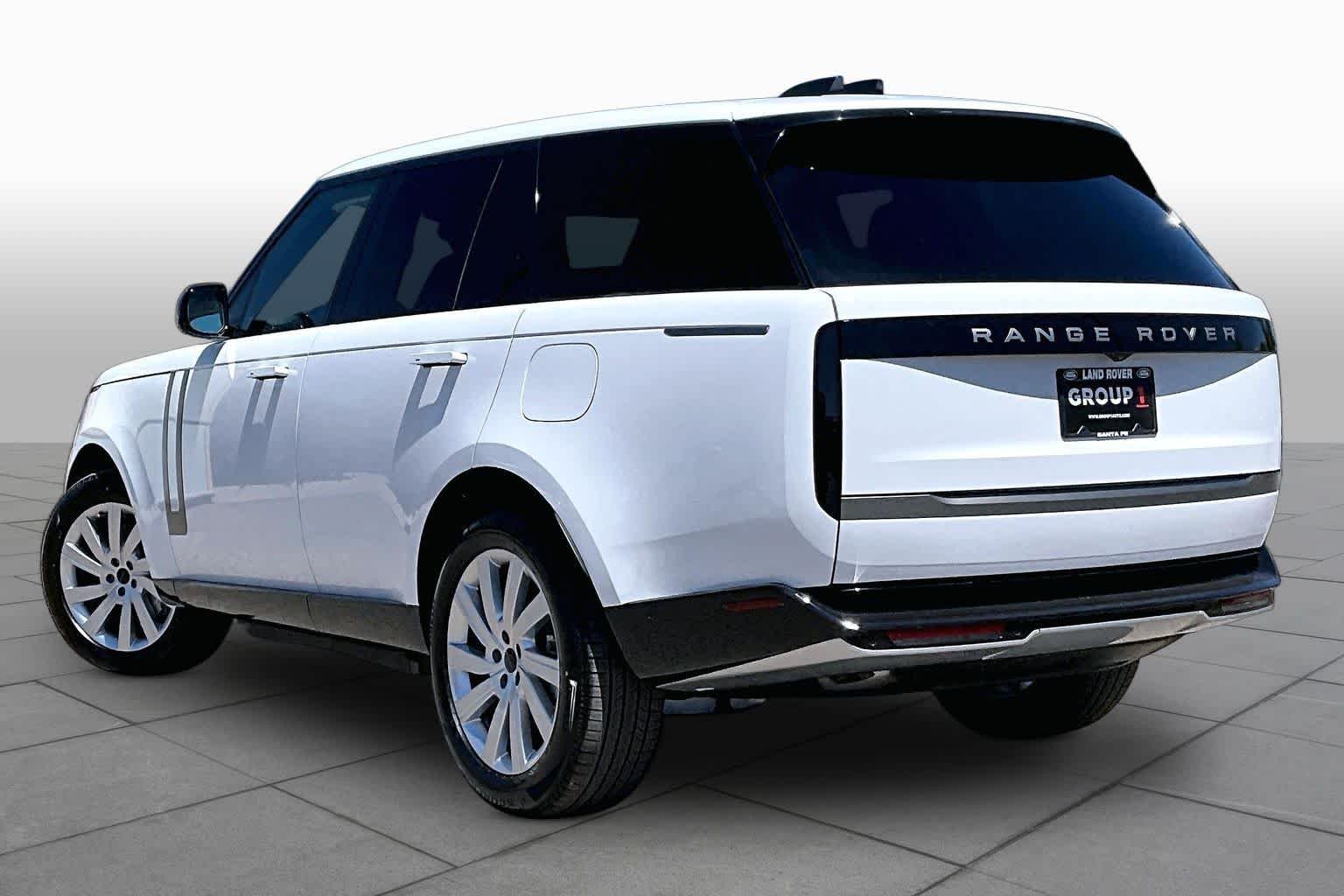 New 2026 Fuji White Land Rover SE image 12