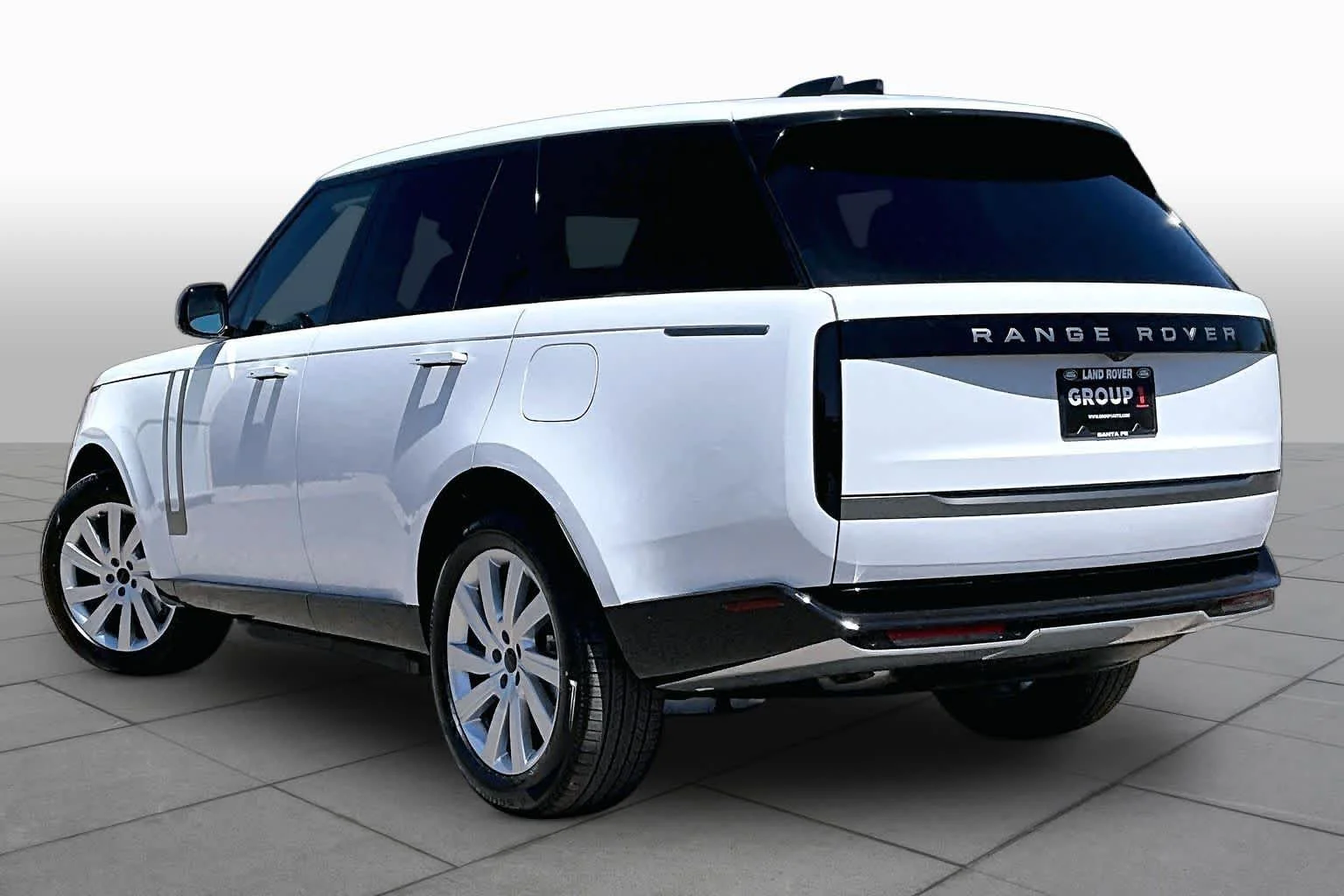 New 2026  Land Rover SE image 12