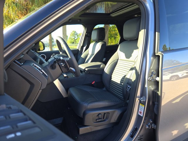 Used 2025 Eiger Gray Metallic Land Rover S image 14